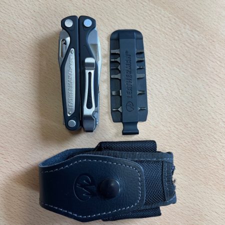 Leatherman Charge AL WIth Leather Pouch