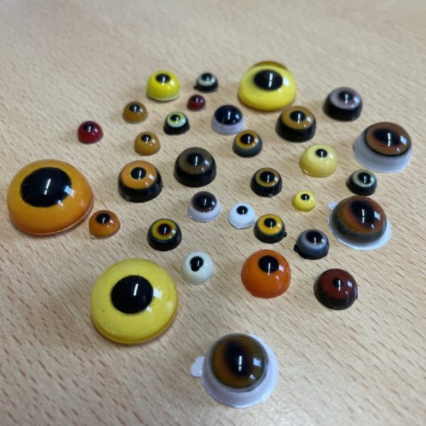 Various Acrylic eyes with a black pupil.  From 7mm to 25mm - Retail Value £80+