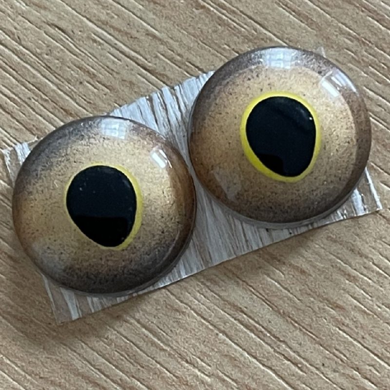 Glass Fish Eyes - Gold Low Profile Reflective - Shaped with Fish Pupil 16mm  - Otta Craft Glass Eyes & Craft Supplies