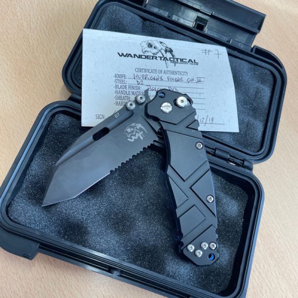 4041 a Wander Tactical Hurricane Folder