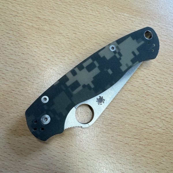 5157 a Spyderco paramilitary 2