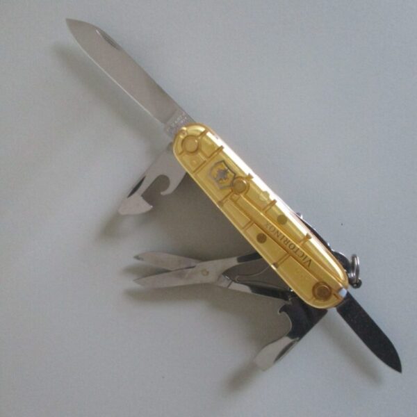 Victorinox Climber Gold Limited Edition 1.3703.T88 Swiss Army Knife - Image 2