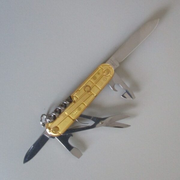 Victorinox Climber Gold Limited Edition 1.3703.T88 Swiss Army Knife - Image 3